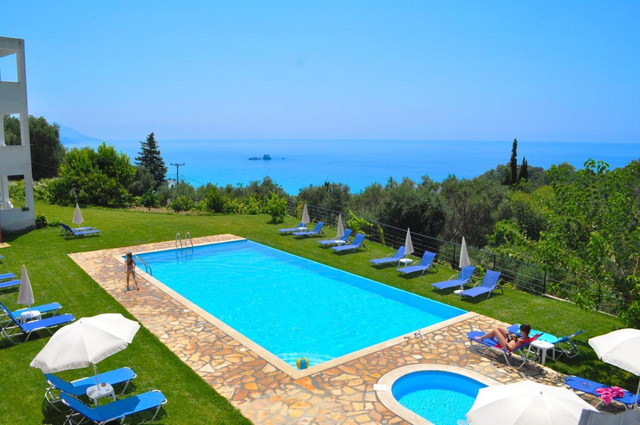 Large Apartment By The Pool - Pelekas Beach, Corfu Esterno foto