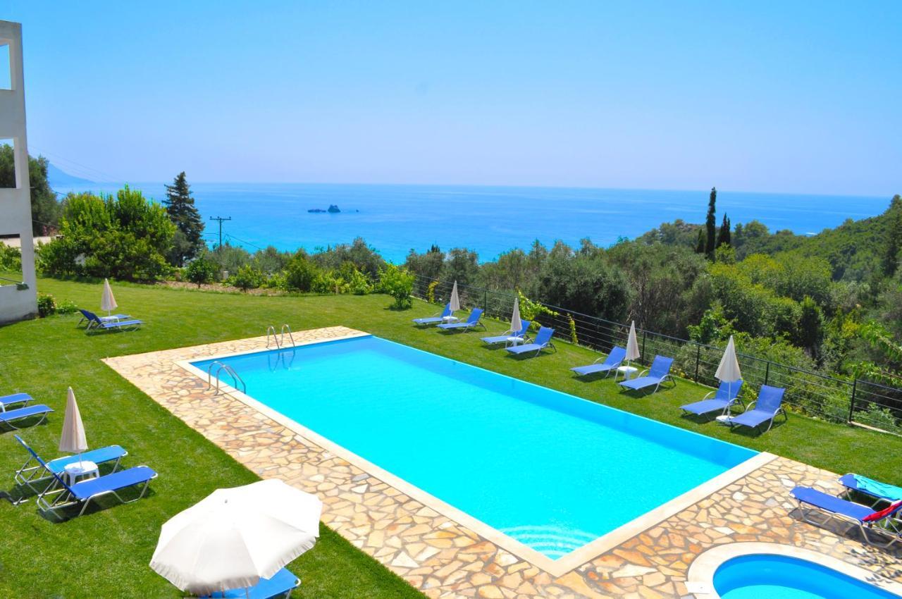 Large Apartment By The Pool - Pelekas Beach, Corfu Esterno foto