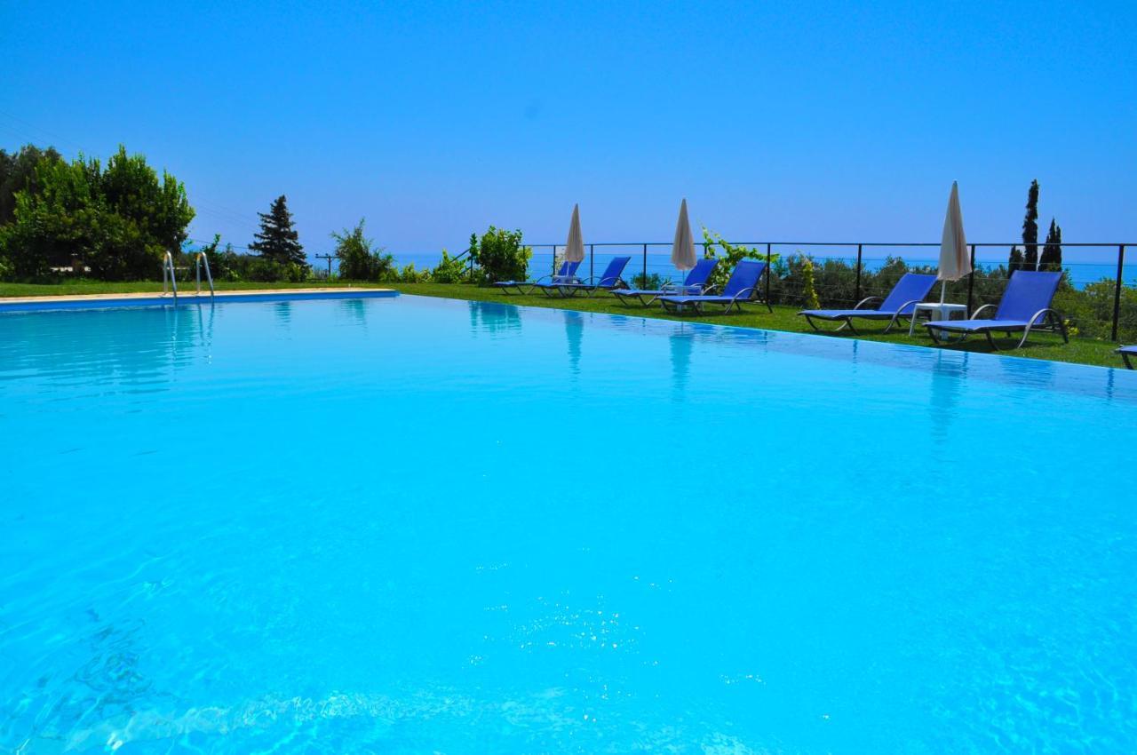 Large Apartment By The Pool - Pelekas Beach, Corfu Esterno foto