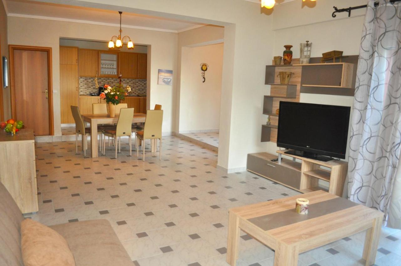 Large Apartment By The Pool - Pelekas Beach, Corfu Esterno foto