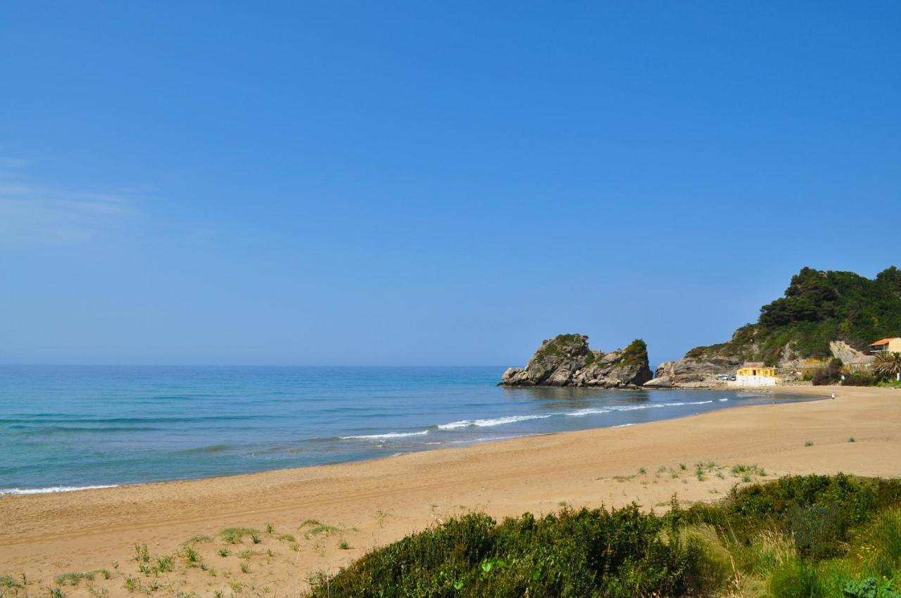 Large Apartment By The Pool - Pelekas Beach, Corfu Esterno foto